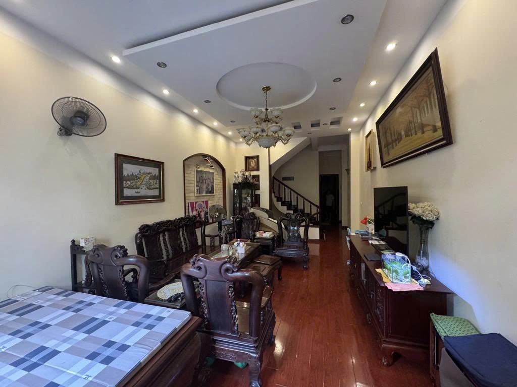 NGUYỄN SƠN,LONG BIÊN 22ỷ 80m,NGÕ Ô TÔ 7 CHỖ TRÁNH NHAU NGÀY ĐÊM 4