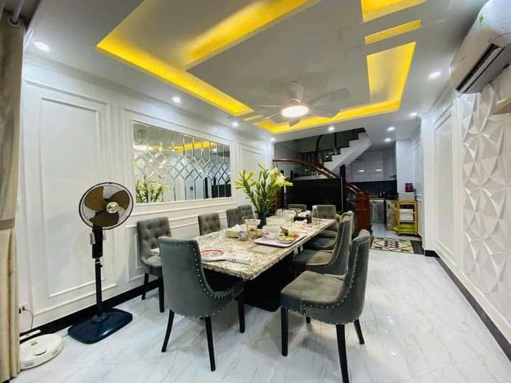 NHÀ ĐẸP MỄ TRÌ, 36.2- 5 TẦNG, NGÕ THÔNG, Ô TÔ, Ở NGAY, CHỈ 7.4 TỶ 2