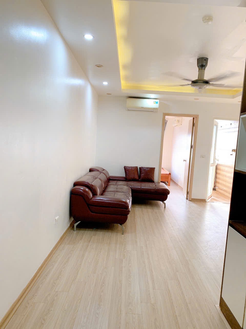 Bán căn hộ 1 phòng ngủ view hồ sen siêu đẹp cc Thanh Hà 5