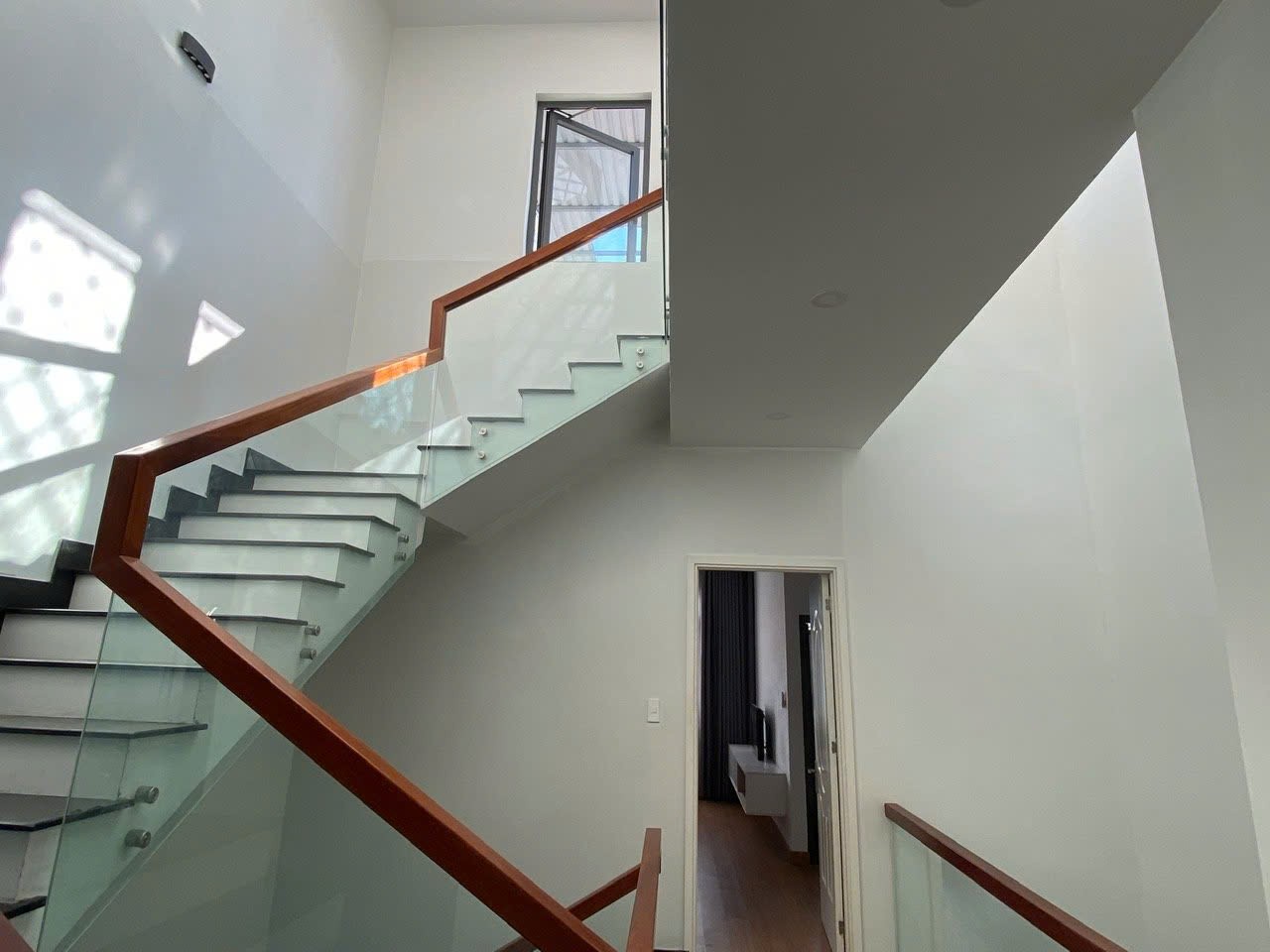 Cho thuê Nhà mặt tiền Phường Phước Long B, Quận 9, Diện tích 112m², Giá Thương lượng 10