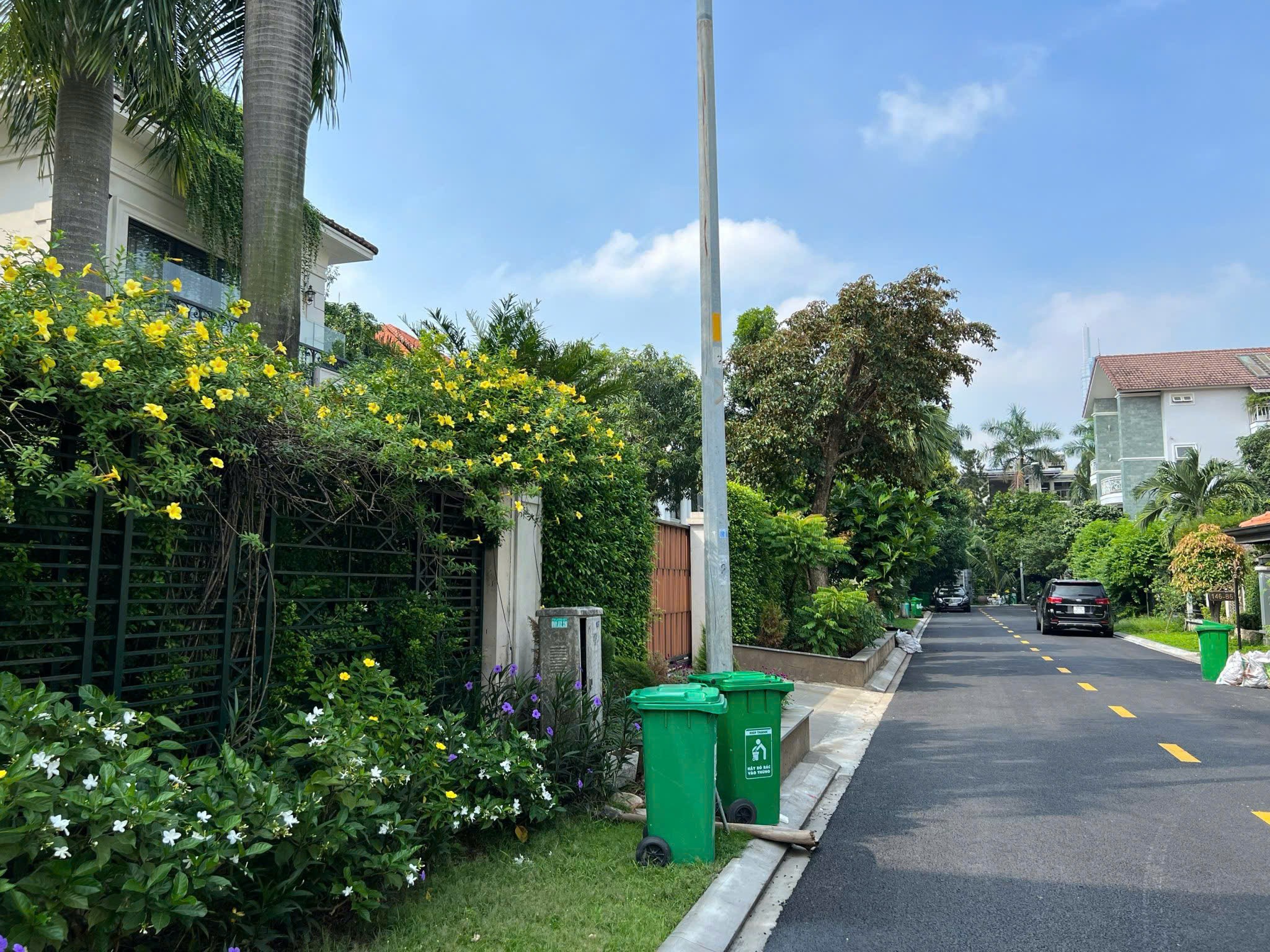 Cực hiếm bán Khuôn đất đẹp - Quận 2 Khu compound Thảo Điền 1 xây Biệt thự 3