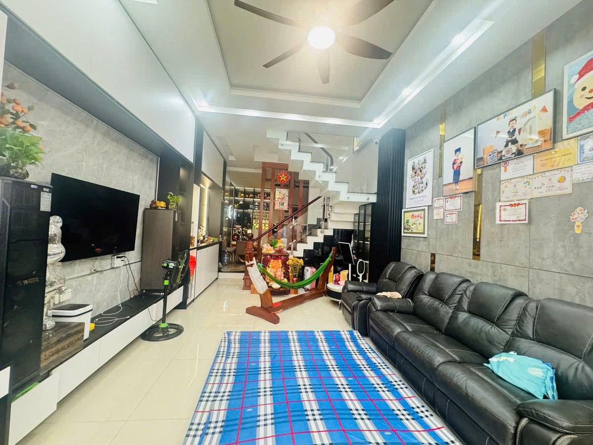 NHÀ PHỐ 4 LẦU VIP KDC ĐIỀN THUẬN – ĐƯỜNG 8M THẠNH XUÂN 23, Q.12 2