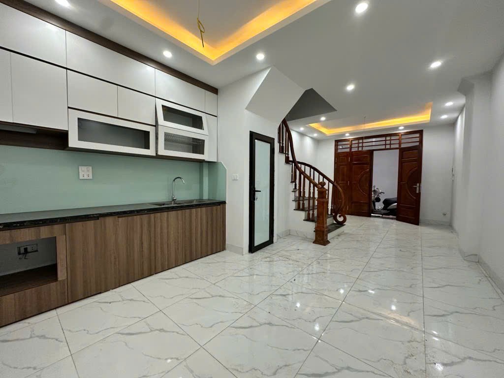 NHÀ AN DƯƠNG – 35M² x 5 TẦNG – NỞ HẬU – GẦN YÊN PHỤ – SỔ ĐỎ ĐẸP – GIÁ CHỈ 7.3 TỶ
