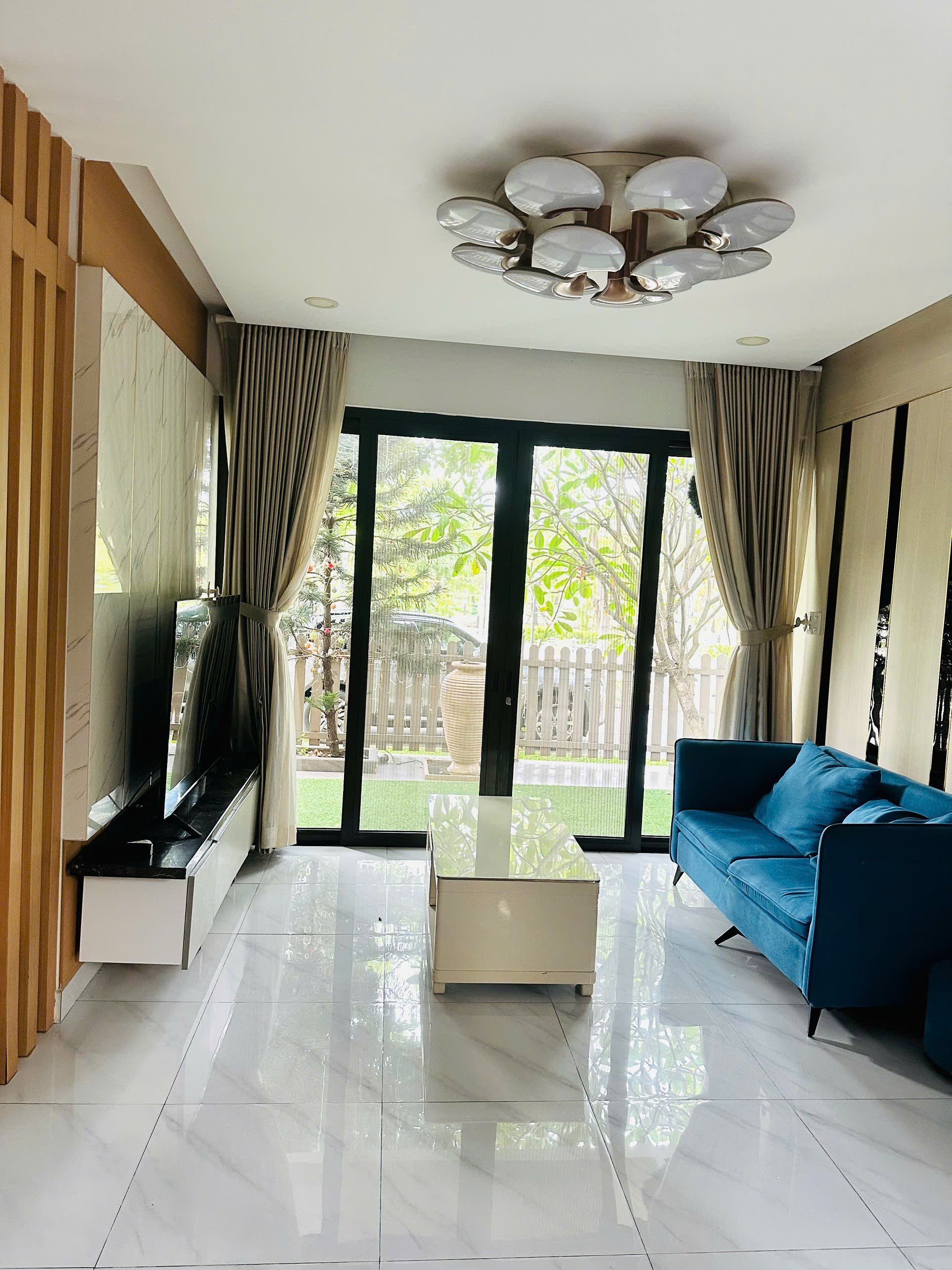 Cần bán Biệt thự Phường Phú Hữu, Quận 9, Diện tích 162m², Giá 022 Tỷ 10