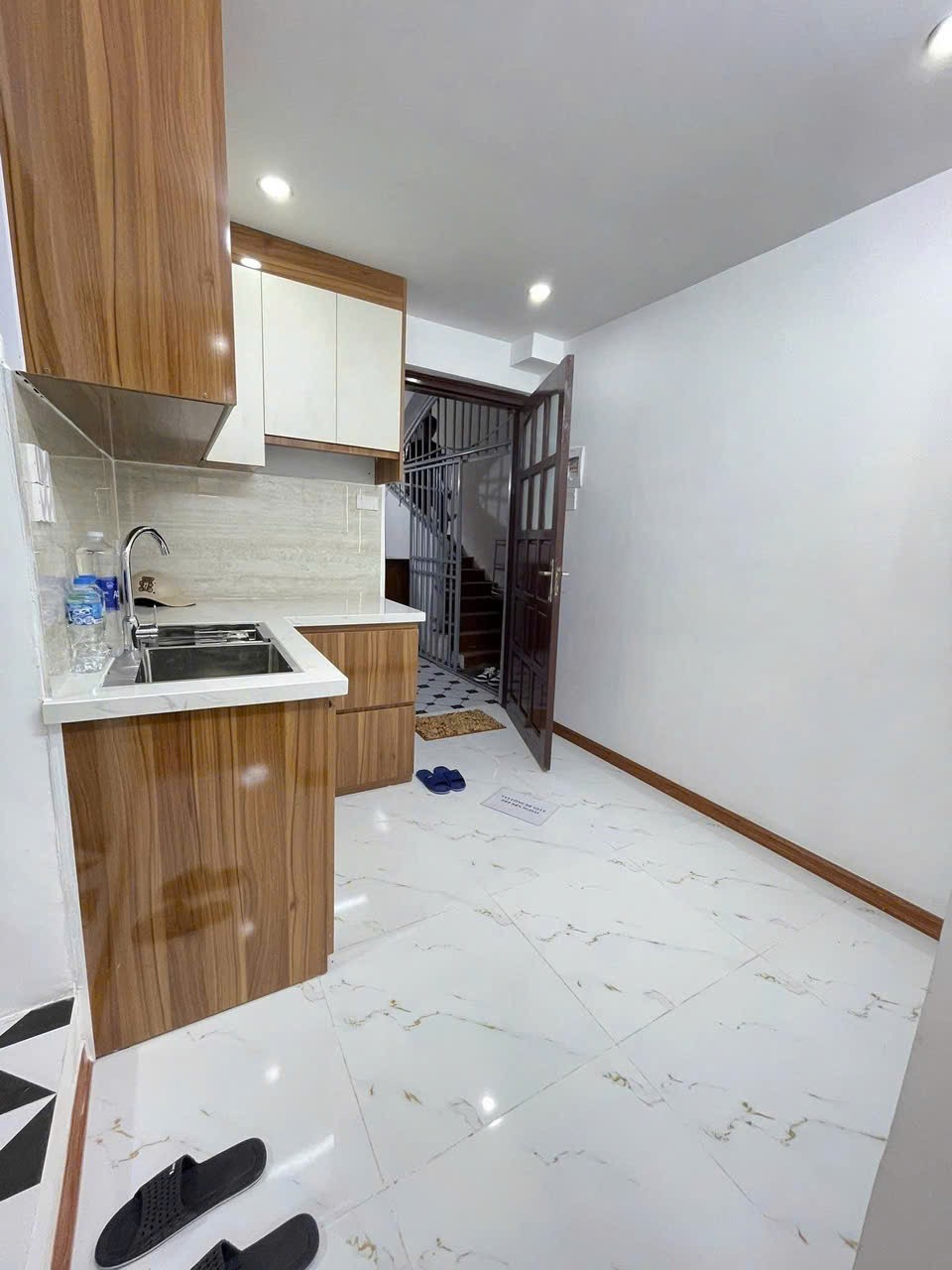 Em bán Nhà tập thể Phố Tân Mai T1 sổ đỏ 24/60m 1 Phòng Khách, 2 phòng ngủ, bếp, 1 nhà ra phố Tân 4