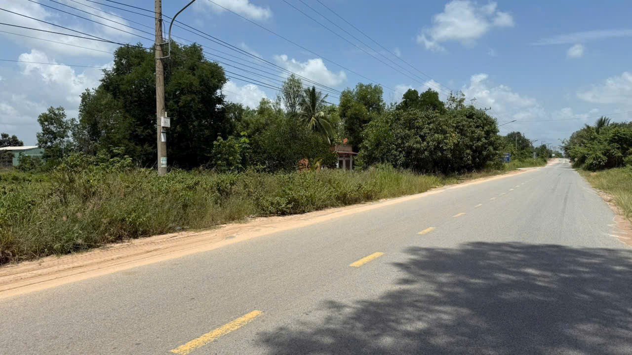 Bán gấp 200m2 đất giá 200 triệu liên hệ 0357 645 645 3