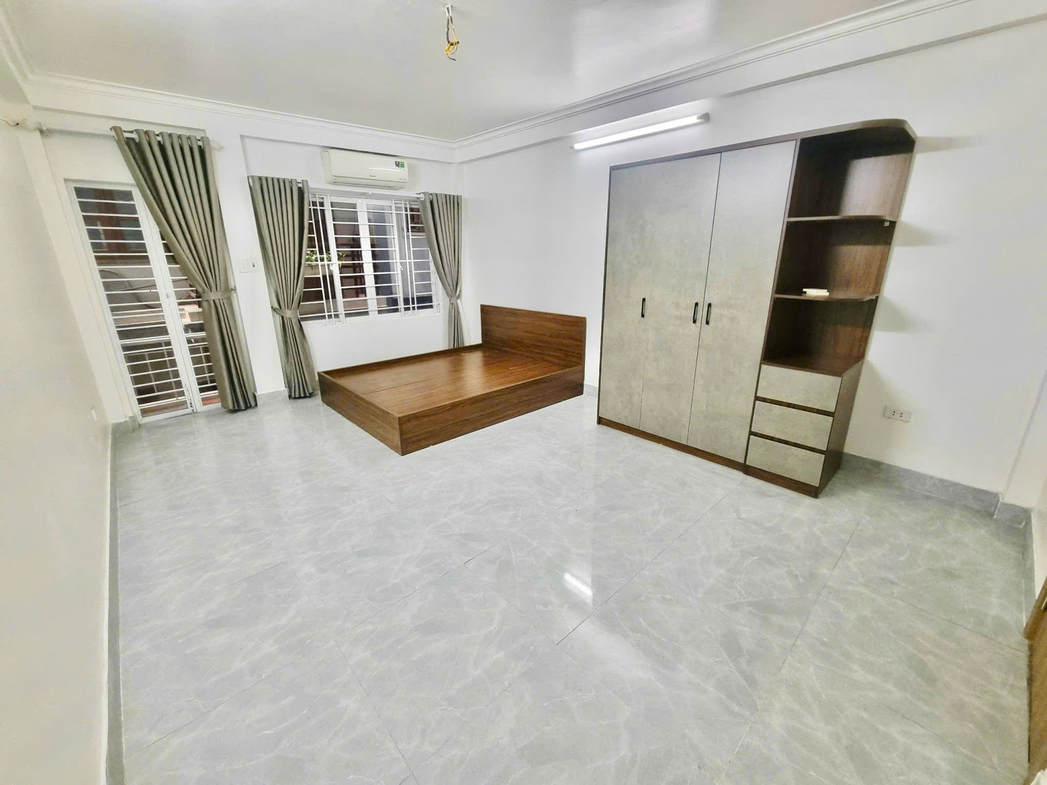 Bán nhà Mỹ Đình, Nhân Mỹ 5 tầng, sổ đỏ 31m², ngõ thông, nhà sẵn nội thất mới tinh, vào ở ngay, giá 2