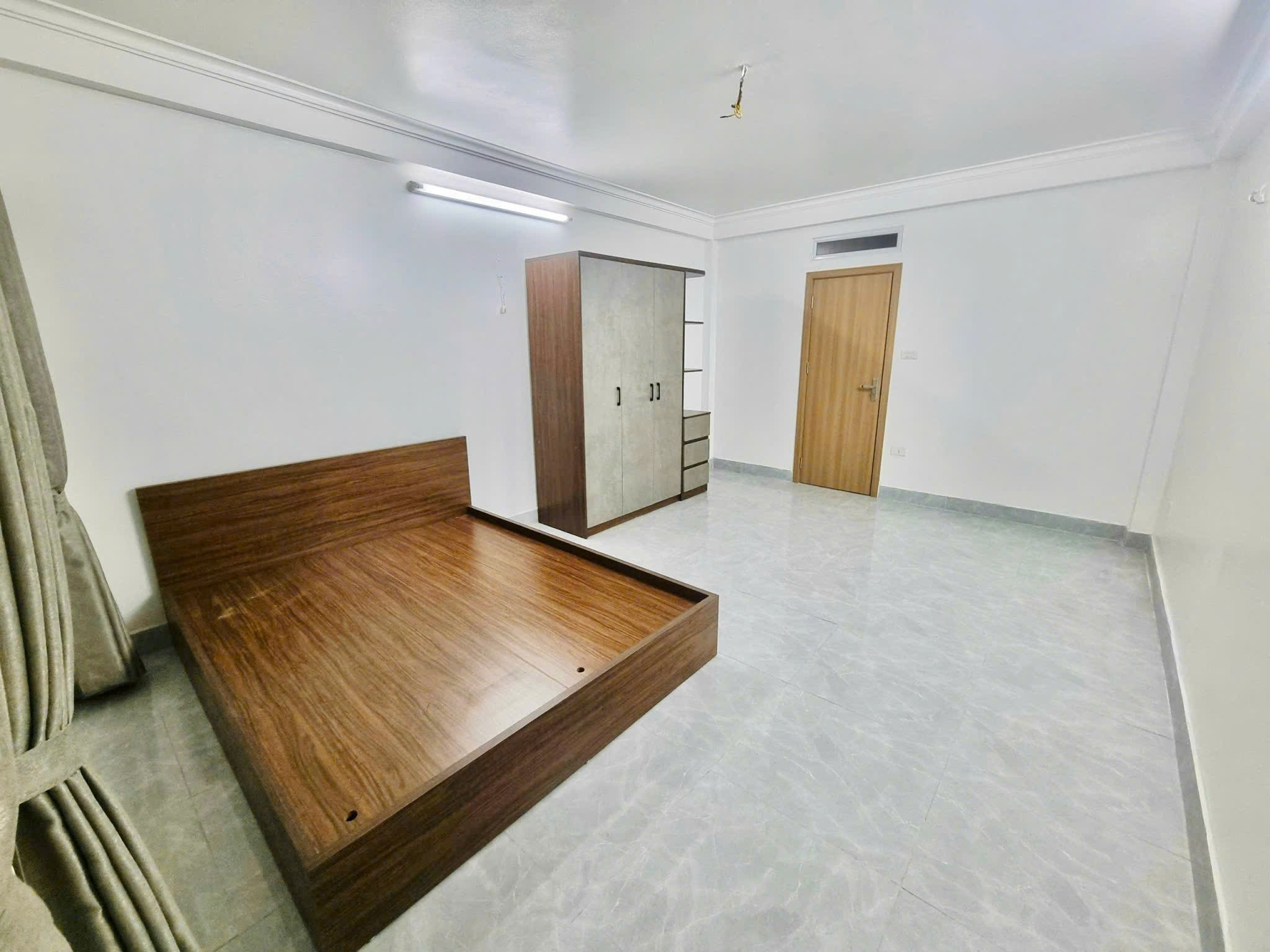 Bán nhà Mỹ Đình, Nhân Mỹ 5 tầng, sổ đỏ 31m², ngõ thông, nhà sẵn nội thất mới tinh, vào ở ngay, giá 5