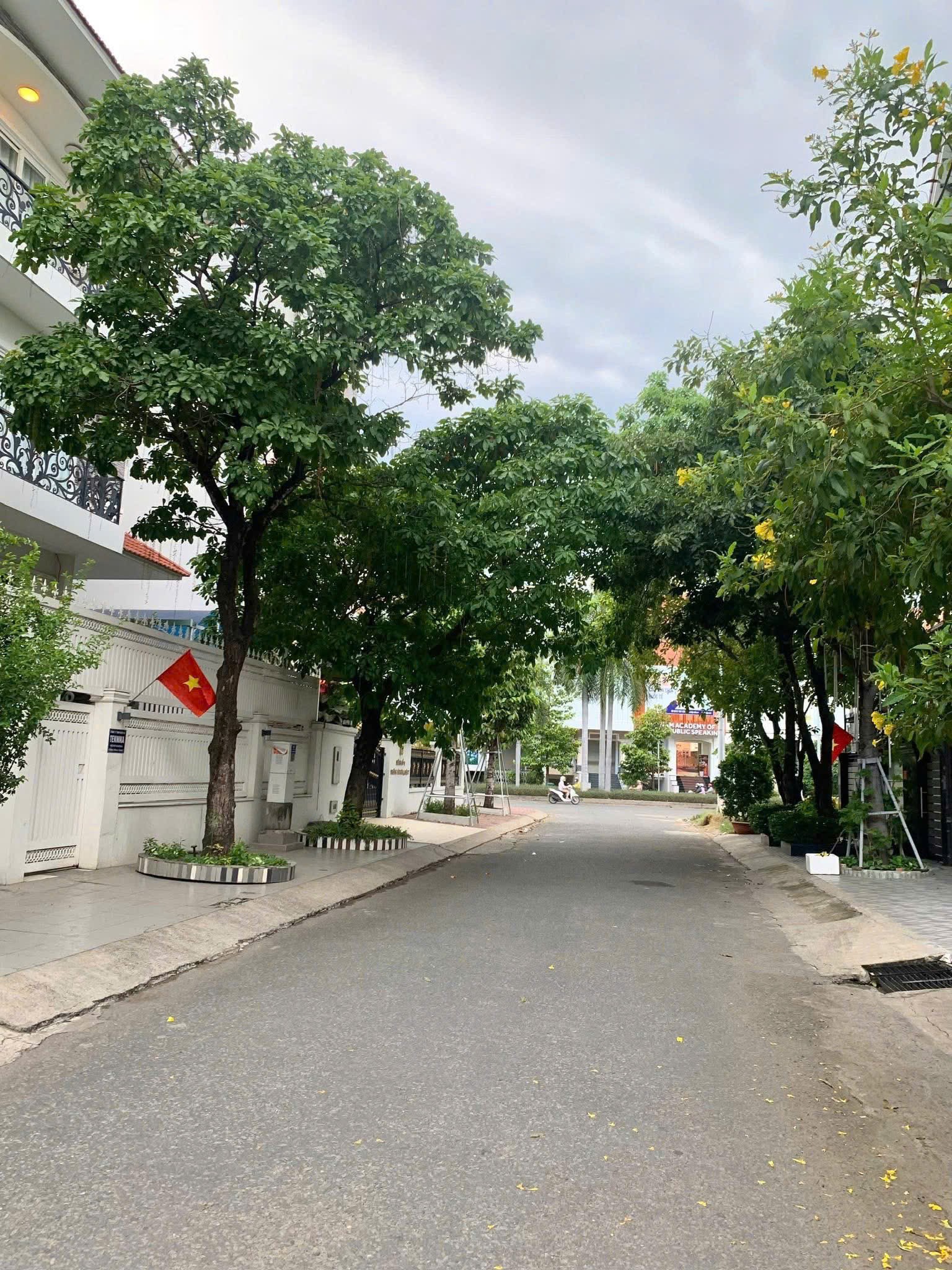 Cần bán Biệt thự Quận 7, Hồ Chí Minh, Diện tích 400m², Giá 250 Triệu/tháng