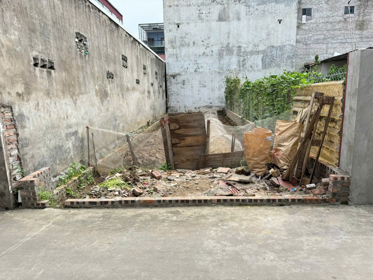 Bán đất thôn 3, Quang Minh, Mê Linh. Đường thông, oto đỗ. Gần sân bóng Giai Lạc