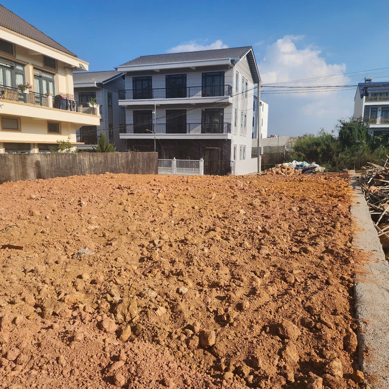 BÁN ĐẤT BIỆT THỰ VẠN HẠNH P. LÂM VIÊN - ĐÀ LẠT - 345M2, GẦN THUNG LŨNG TÌNH YÊU 4