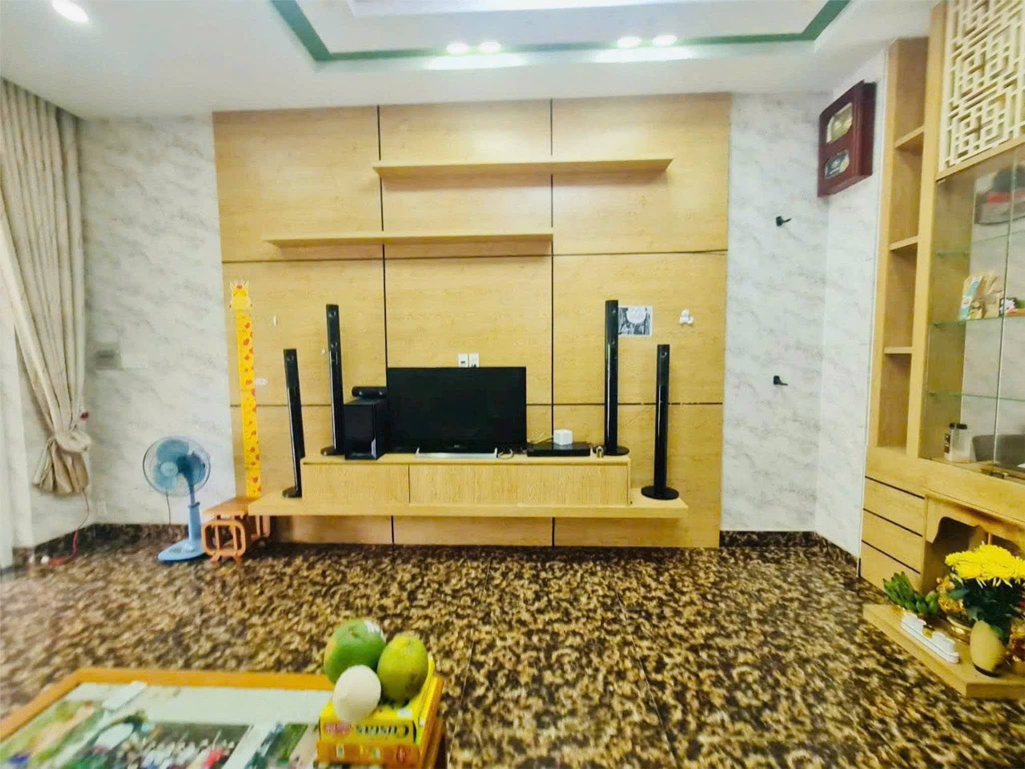 Cho thuê Nhà mặt tiền Phường Phú Hữu, Quận 9, Diện tích 94m², Giá 14 Triệu/tháng