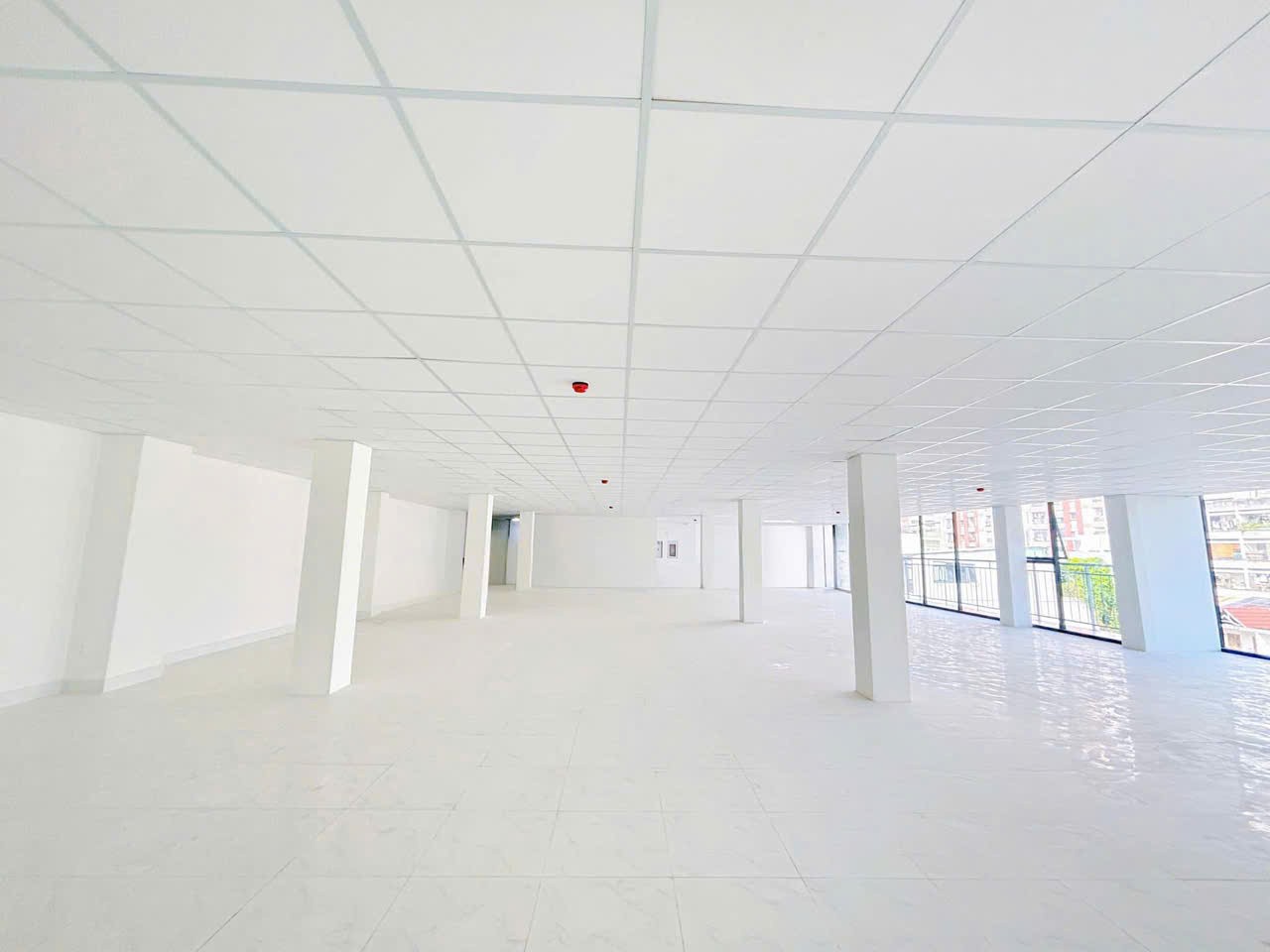 Cho thuê Văn phòng Phường 25, Bình Thạnh, Diện tích 300m², Giá Thương lượng 4