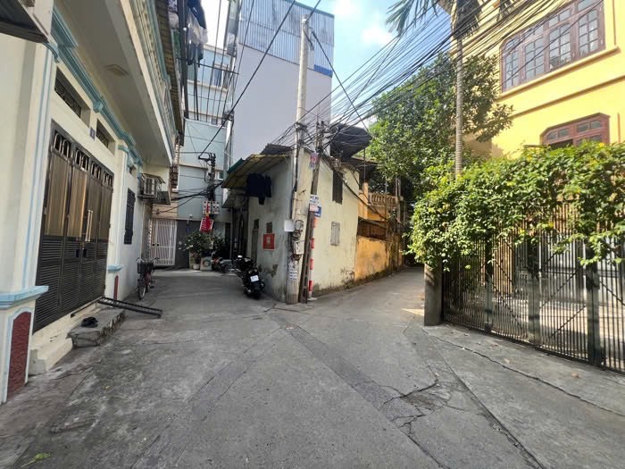 NGỌC THỤY,LONG BIÊN 12tỷ 95m NGÕ Ô TÔ GẦN PHỐ SÁT ĐƯỜNG LỚN 3