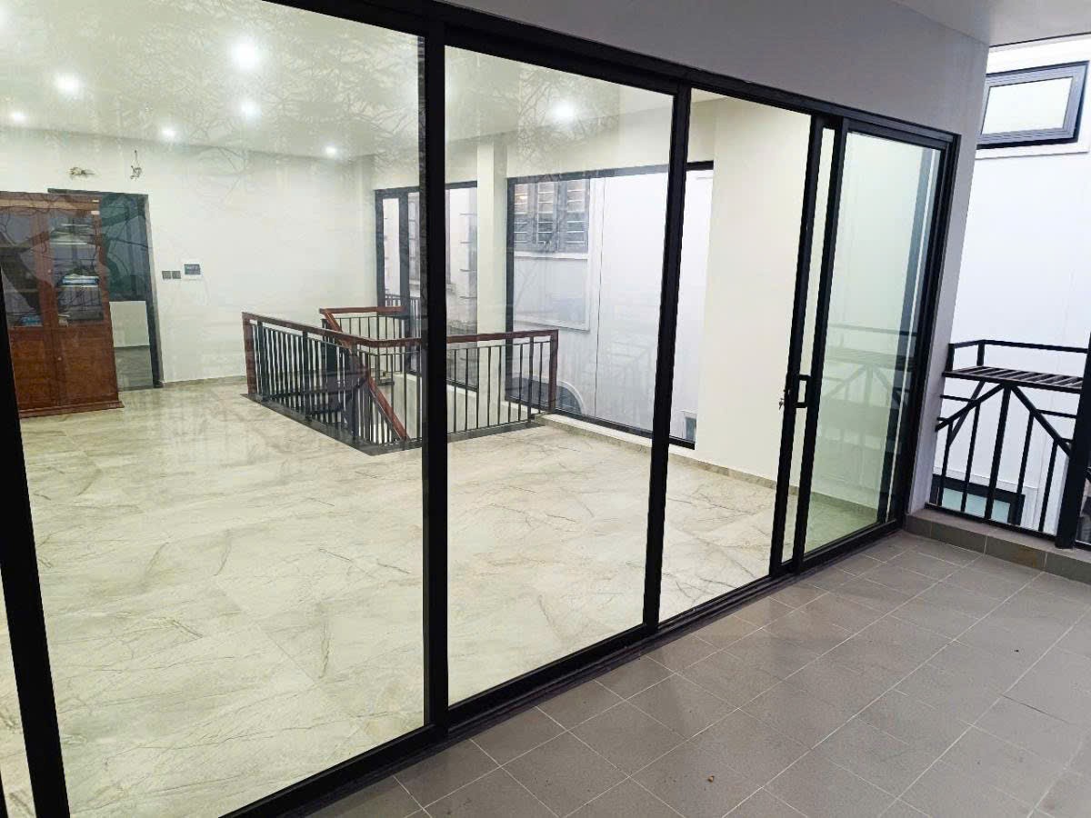 Hot tập thể 3 tầng, Kim Giang lô góc, nhà đẹp,3 thoáng, ngõ ô to tránh , tiện ích bạt ngàn 180m 4