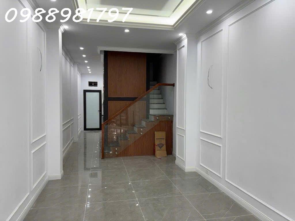 Cần bán nhà phân lô view hồ khu đô thị Vĩnh Hưng nhà mới 45m2x5 tầng 3