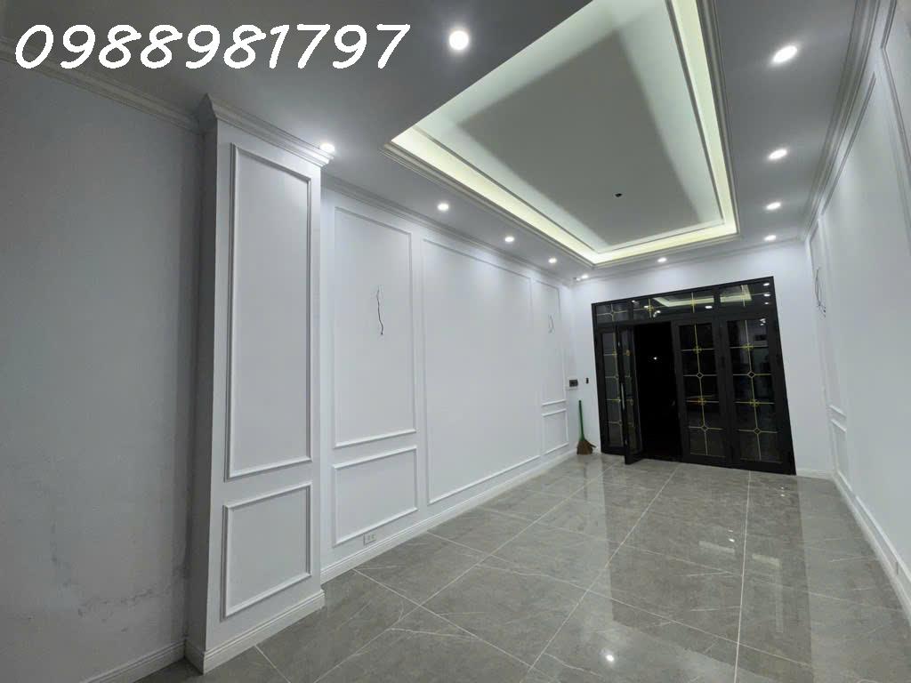 Cần bán nhà phân lô view hồ khu đô thị Vĩnh Hưng nhà mới 45m2x5 tầng 2
