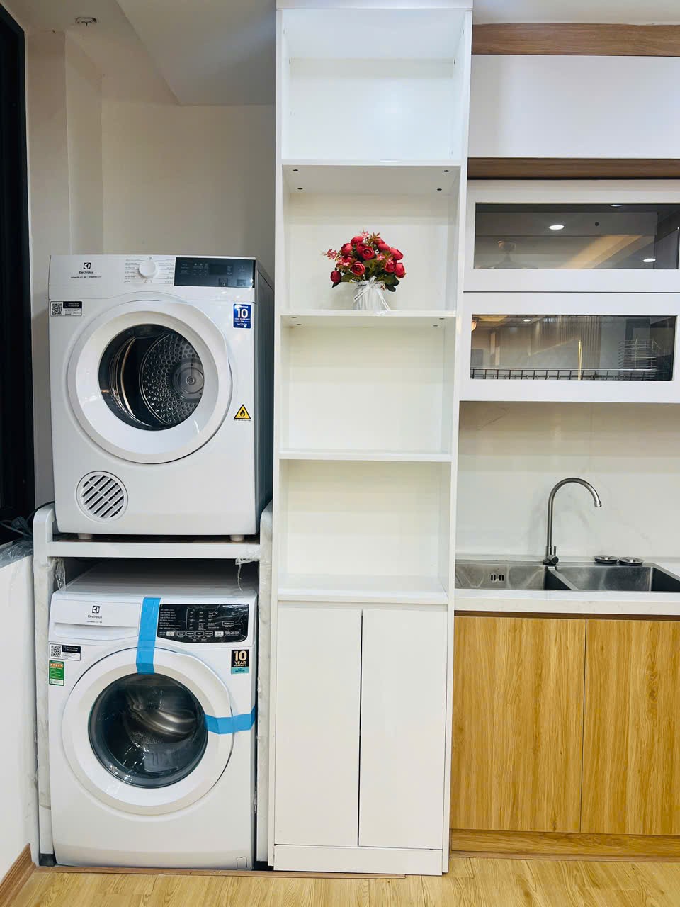 Bán căn 2 ngủ tầng thấp toà HH4 Linh Đàm tiện đi lại, thoáng mát giá chỉ 2 tỷ 570 bao phí 4