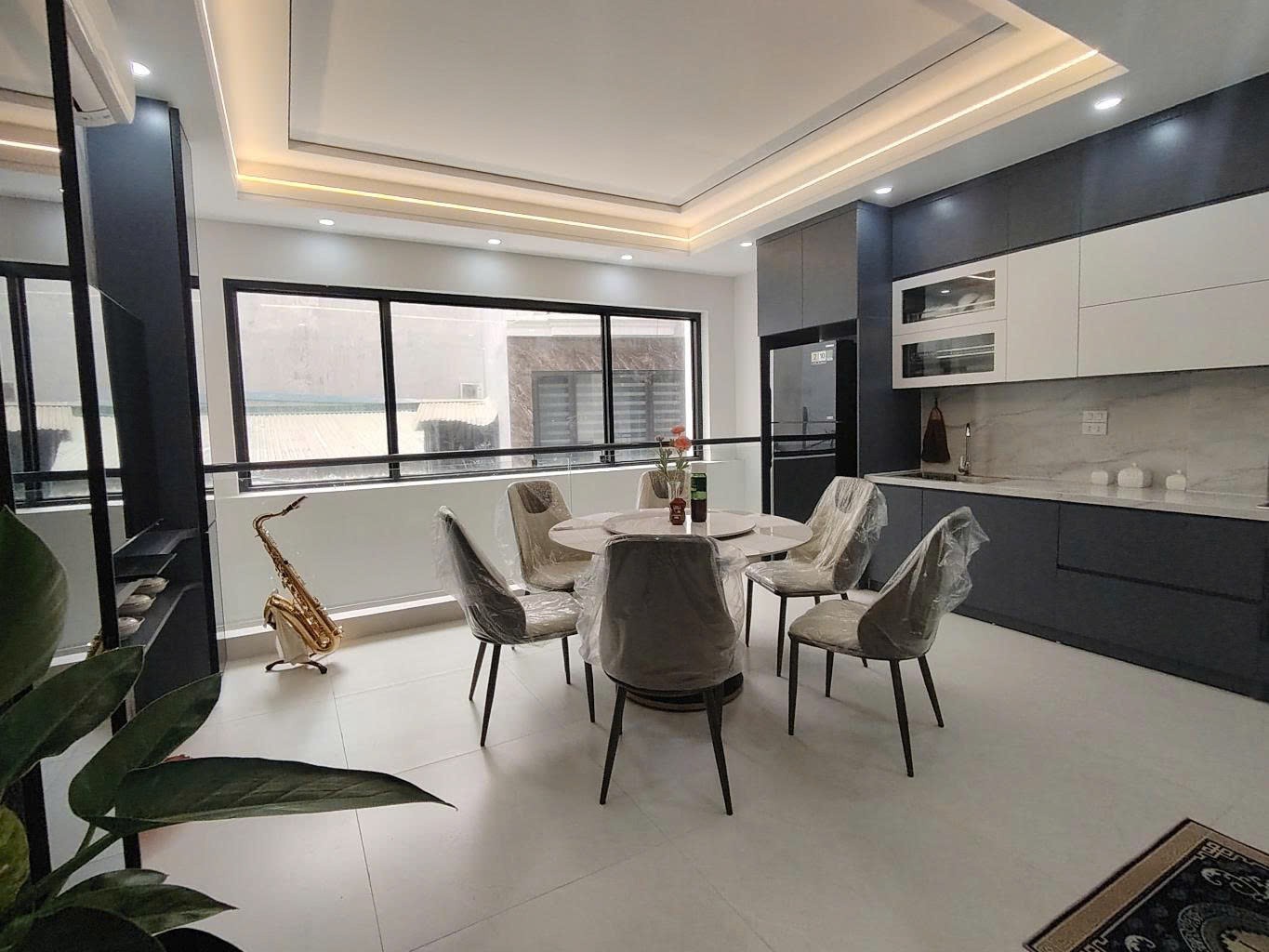 BỒ ĐỀ,LONG BIÊN 10tỷ 41m NGÕ Ô TÔ,KINH DOANH CHO THUÊ ĐỈNH 5
