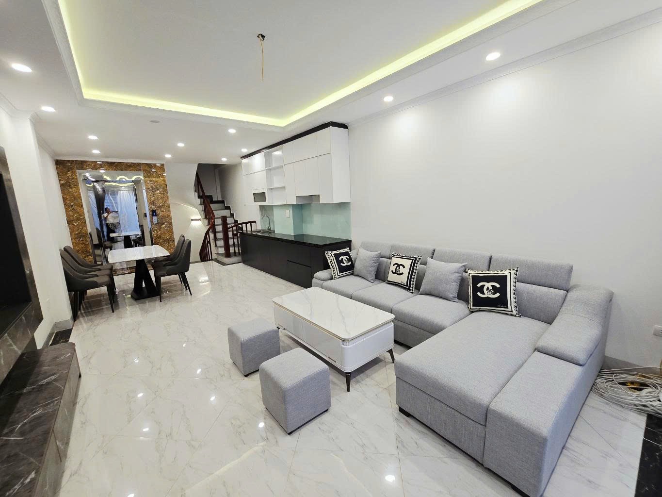 THẠCH BÀN,LONG BIÊN 10tỷ 50m,GARA KINH DOANH,Ô TÔ,CHO THUÊ PHÙ HỢP 4