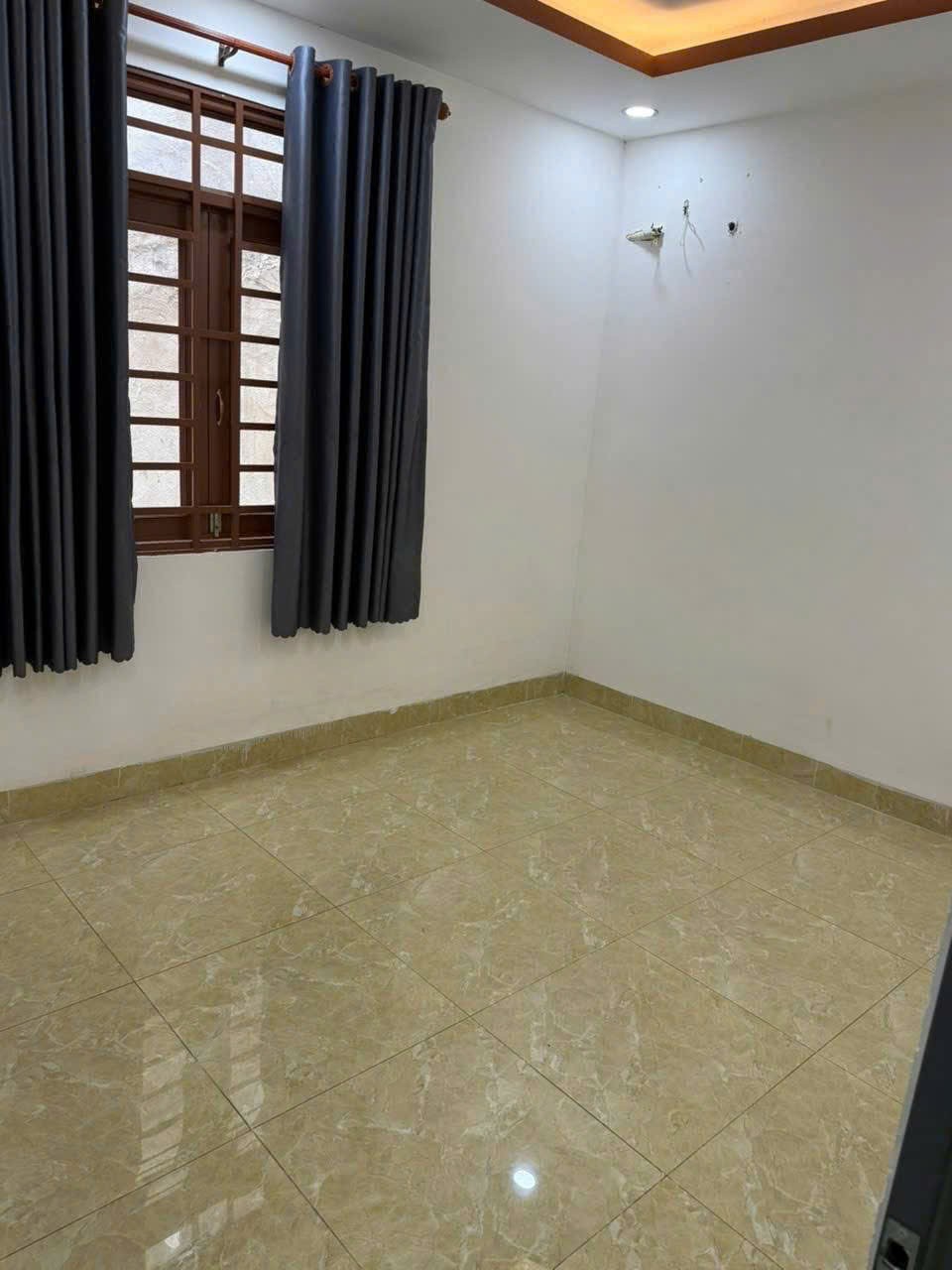 NHÀ MT ĐÔNG THẠNH 3, HÓC MÔN ĐƯỜNG 12M CÓ VỈA HÈ – NHĨNH 5₫, GÂN CHỢ 5