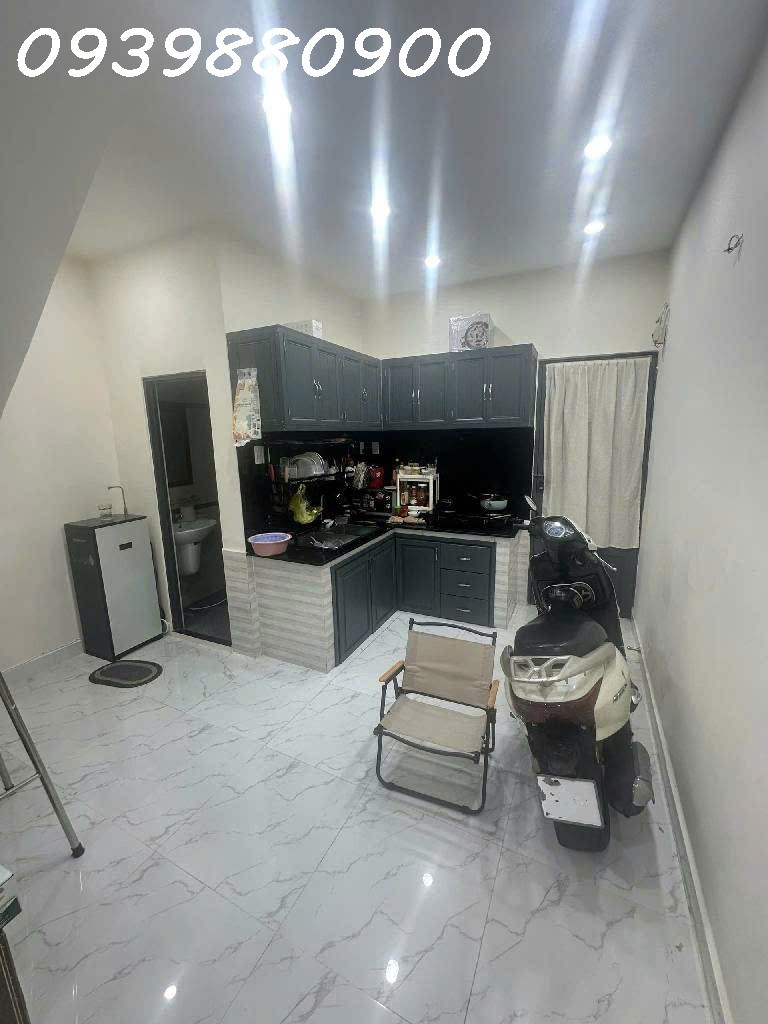 Phan Văn Trị, Bình Thạnh, 3 tầng - 4,5 TỶ TL.