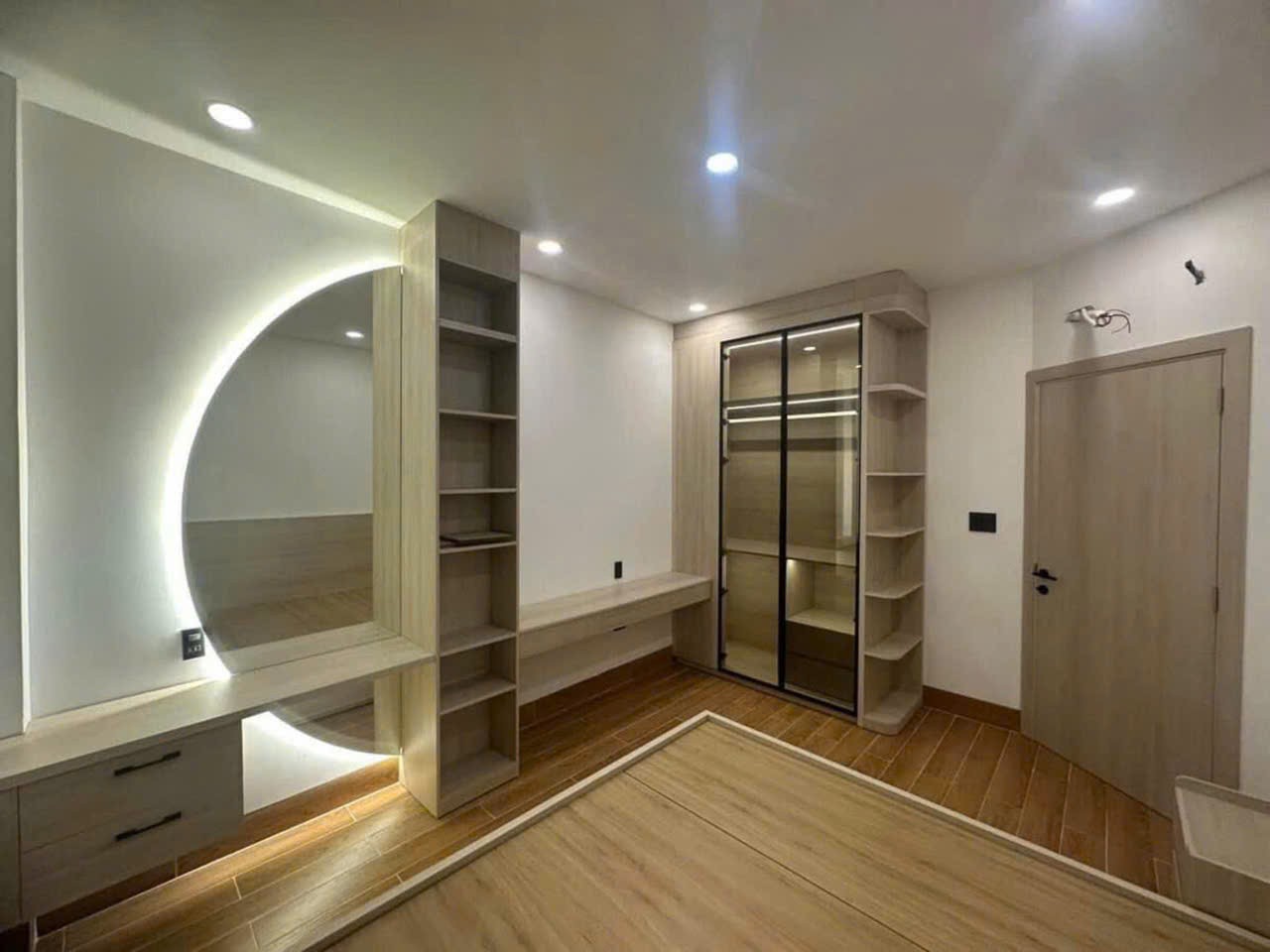 NHÀ mới 2 tầng nội thất đẹp gần trung tâm nha trang thuộc vĩnh châu , vĩnh hiệp , tp nha 3