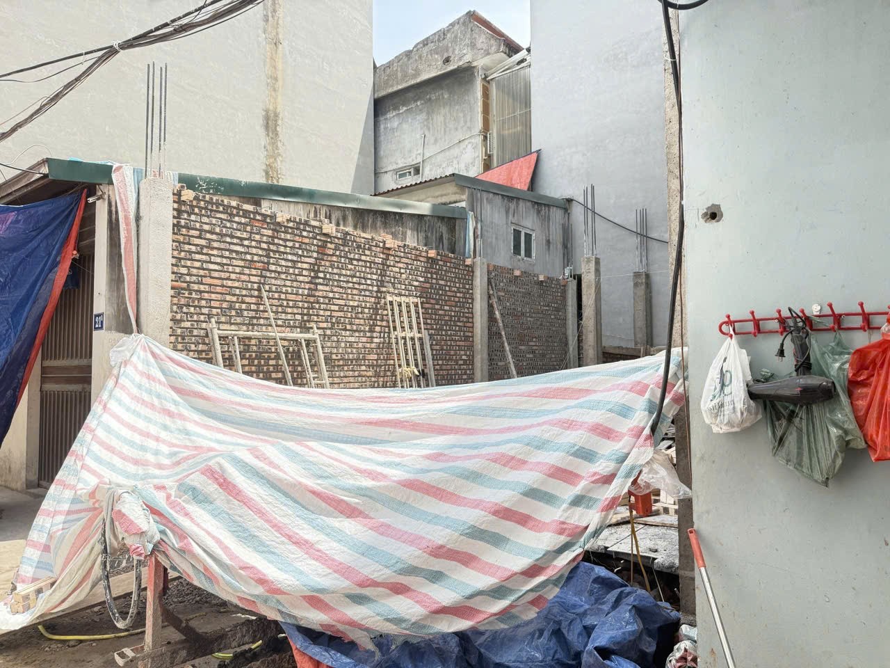 XUÂN ĐỈNH NHÀ MỚI 7 TẦNG THANG MÁY – Ô TÔ ĐỖ CỔNG – 40M RA Ô TÔ TRÁNH – VÀI BƯỚC CHÂN RA CÔNG VIÊN 5