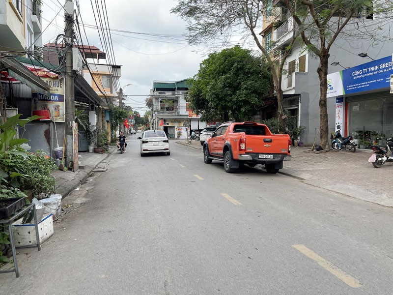 Cần bán 72m2 đất mặt phố 303 Phúc Lợi. Ngay gần hồ điều hòa và dự án chung cư 4