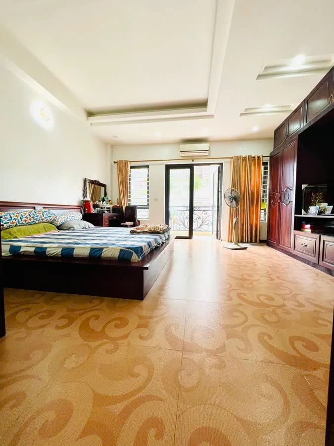 NHÀ DÂN XÂY 5 TẦNG MẶT NGÕ THÔNG Phố Bồ Đề 110m2 X 30 tỷ Long Biên. 5
