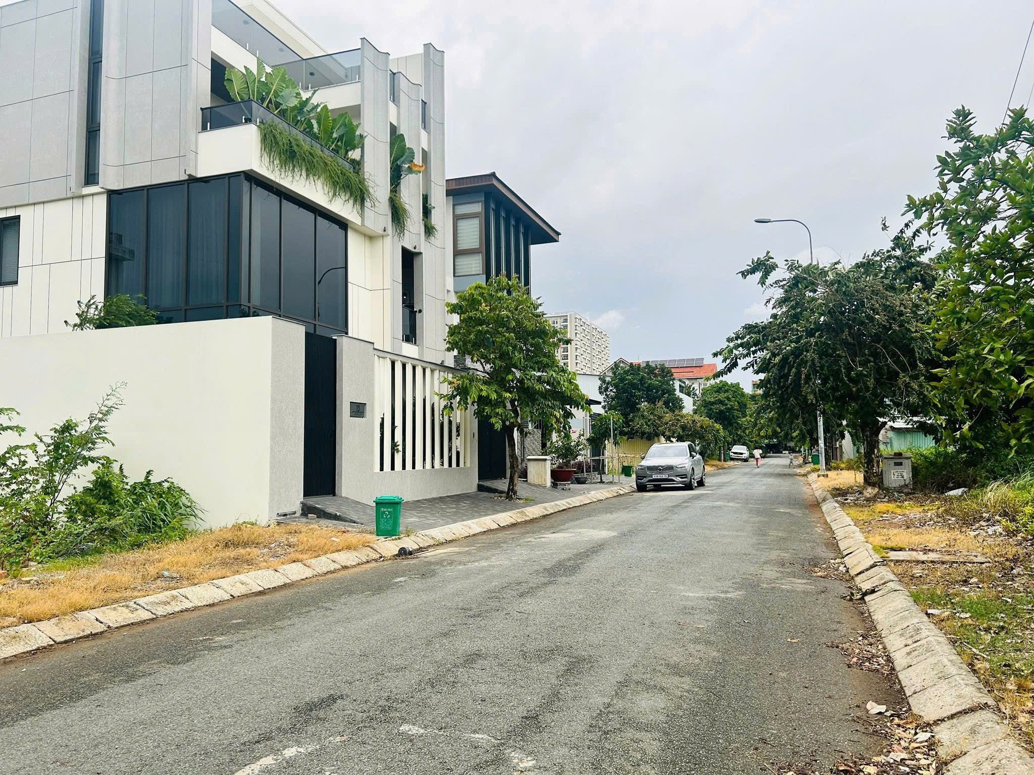 Cần bán Đất Phường Phước Long B, Quận 9, Diện tích 240m², Giá 21.4 Tỷ