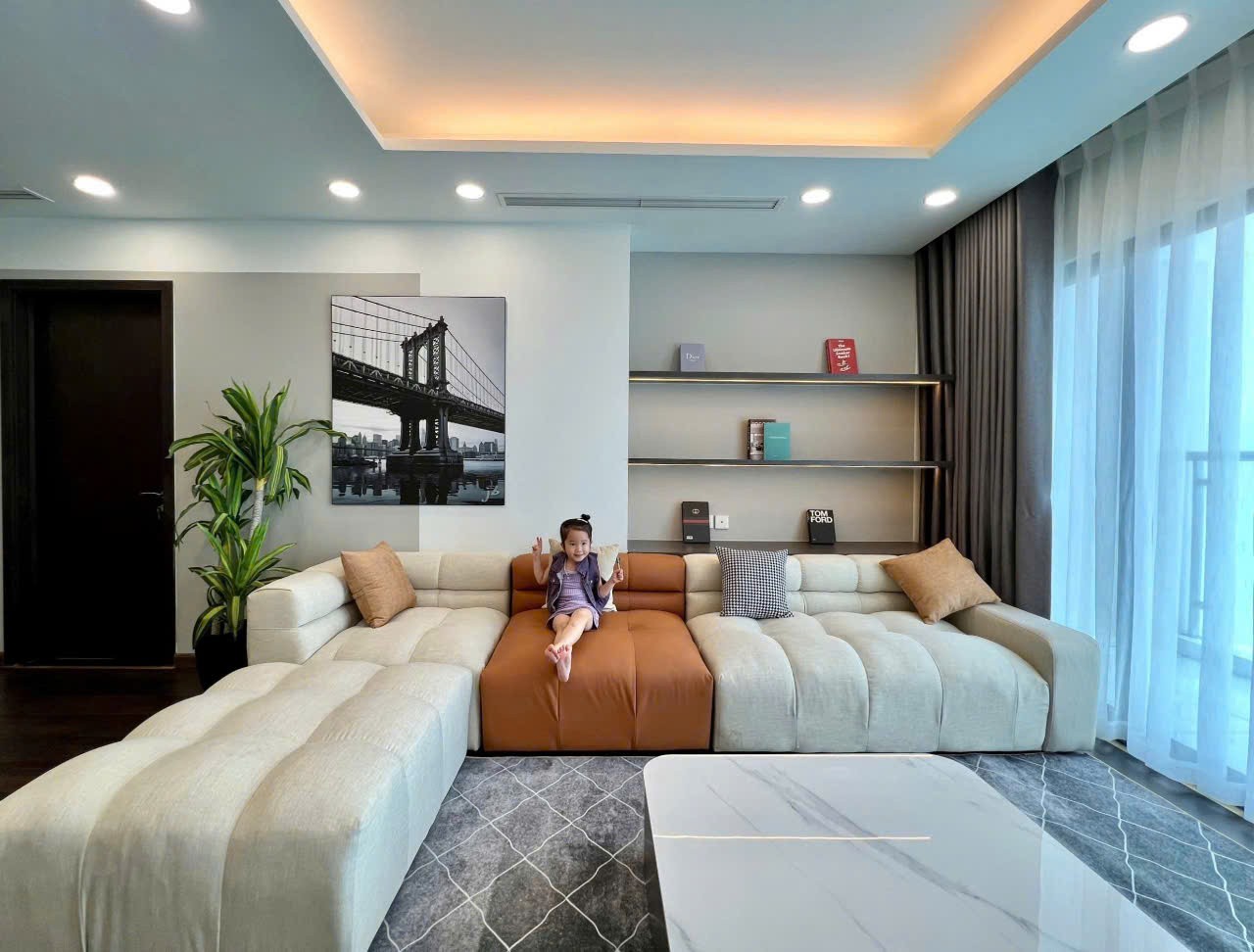 Căn Góc 127m² - 3PN, Nội Thất Đẹp Ở Ngay, BC Đông Nam – BIG Tower Phạm Hùng 3