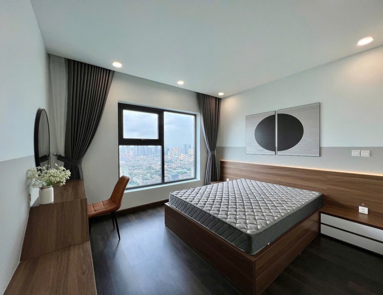 Căn Góc 127m² - 3PN, Nội Thất Đẹp Ở Ngay, BC Đông Nam – BIG Tower Phạm Hùng 5