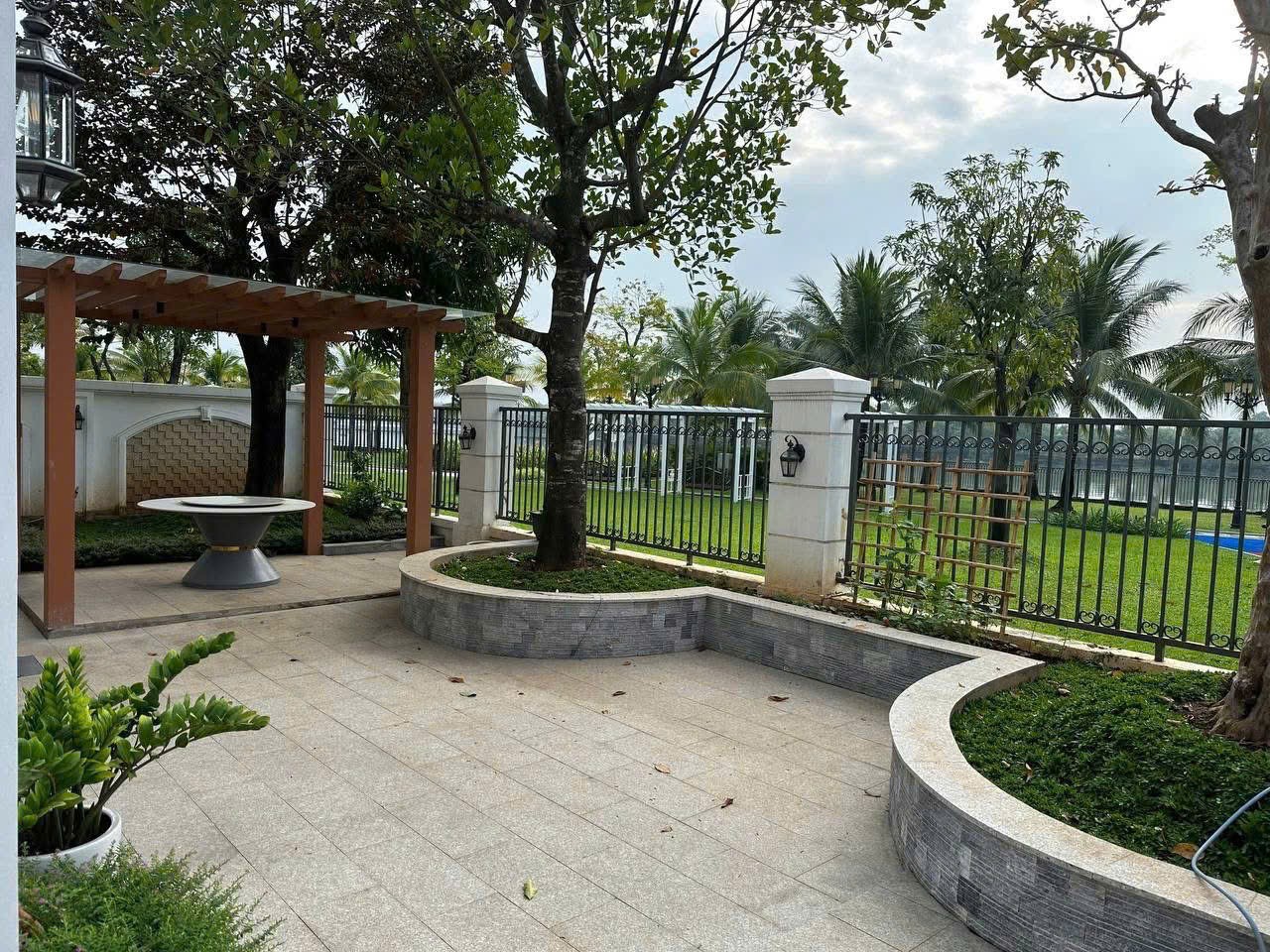 Cho thuê Biệt thự Phường Long Thạnh Mỹ, Quận 9, Diện tích 300m², Giá 050 Trăm/tháng 3