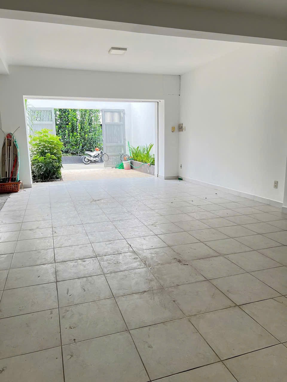 Cho thuê Biệt thự Phường Thảo Điền, Quận 2, Diện tích 240m², Giá Thương lượng 2