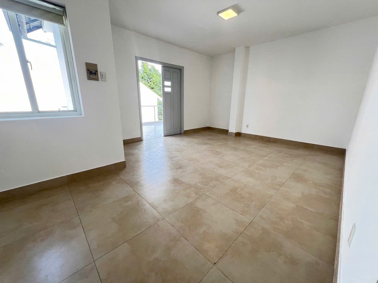 Cho thuê Biệt thự Phường Thảo Điền, Quận 2, Diện tích 240m², Giá Thương lượng 7