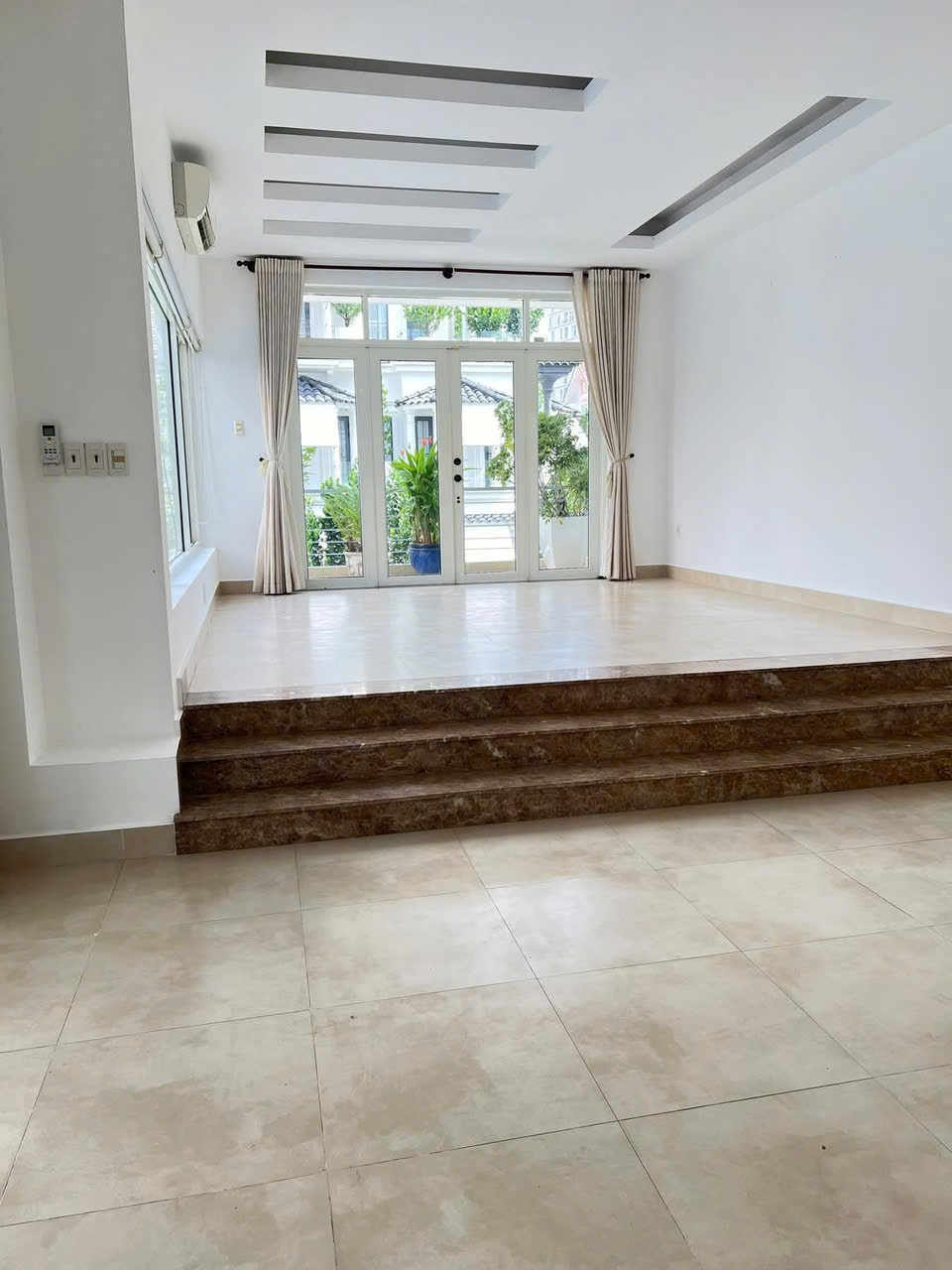 Cho thuê Biệt thự Phường Thảo Điền, Quận 2, Diện tích 240m², Giá Thương lượng 14