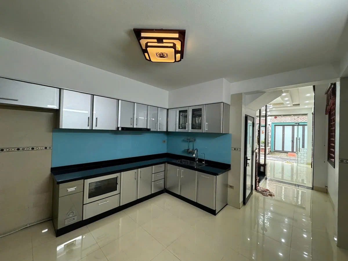 NHÀ MỚI DÂN XÂY LÔ GÓC NGÕ THÔNG Ô TÔ VÀO NHÀ Đức Giang 47m2  4 tầng 11 tỷ Long Biên. 5