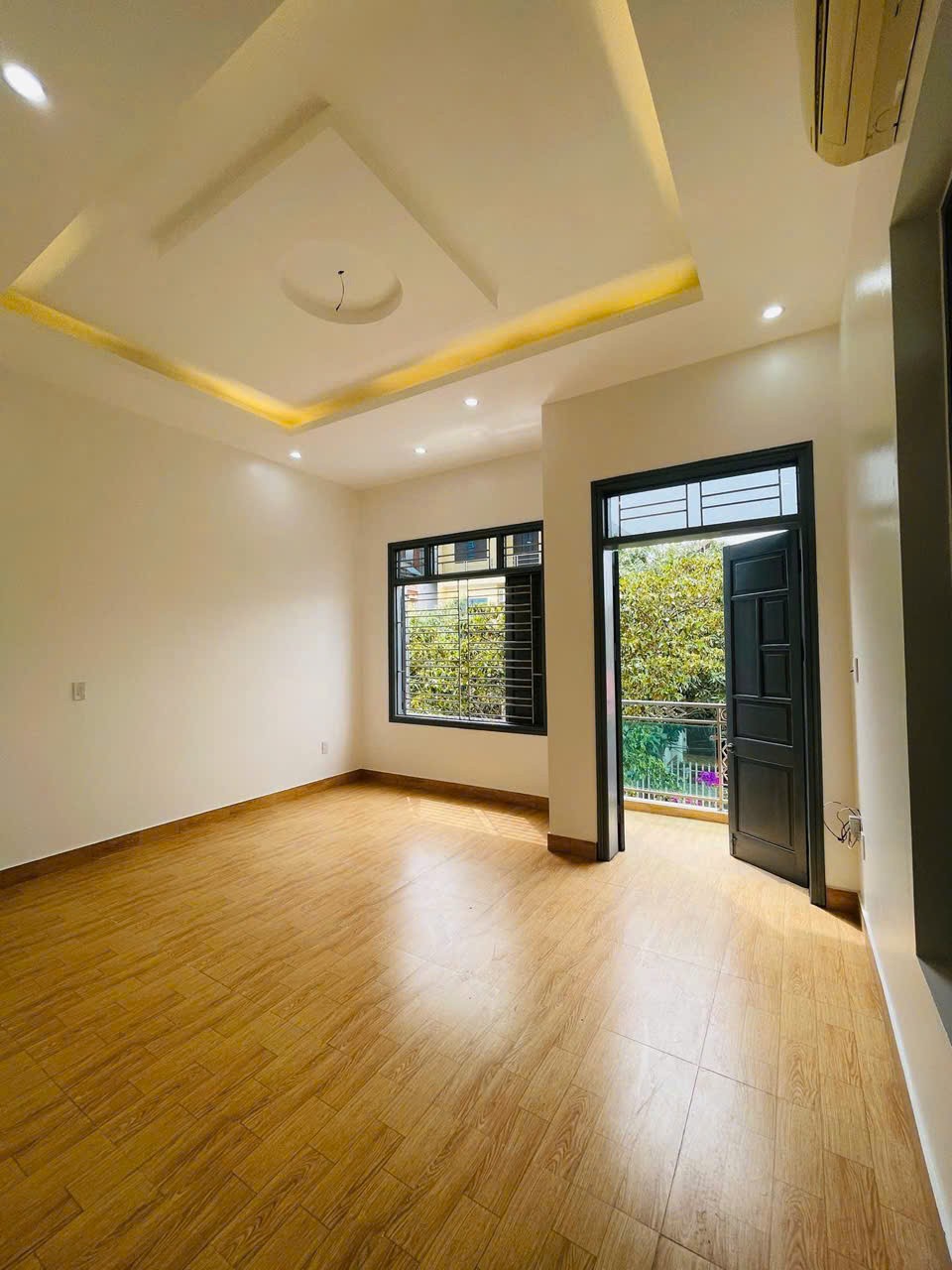 BÁN NHÀ 3 TẦNG LÔ GÓC – ĐẸP XUẤT SẮC TẠI  TP. THÁI BÌNH, DT 130m2 GIÁ CHỈ NHỈNH 4 TỶ. 4