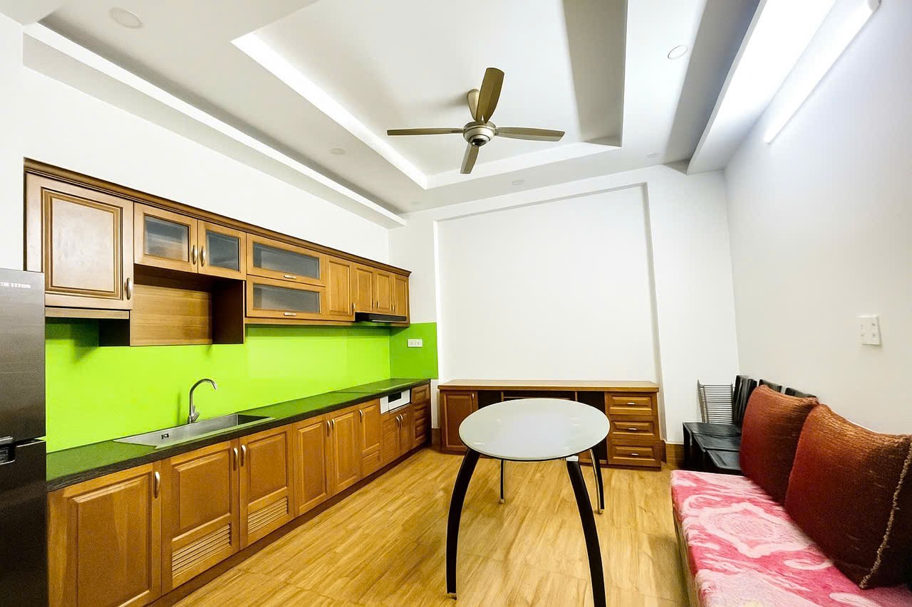 16 TỶ: BÁN NHÀ QUẬN 3- TRẦN HƯNG ĐẠO NGUYỄN VĂN CỪ- 4M x 13M- 3 TẦNG XE HƠI TRONG NHÀ.VŨ 0933910039 2
