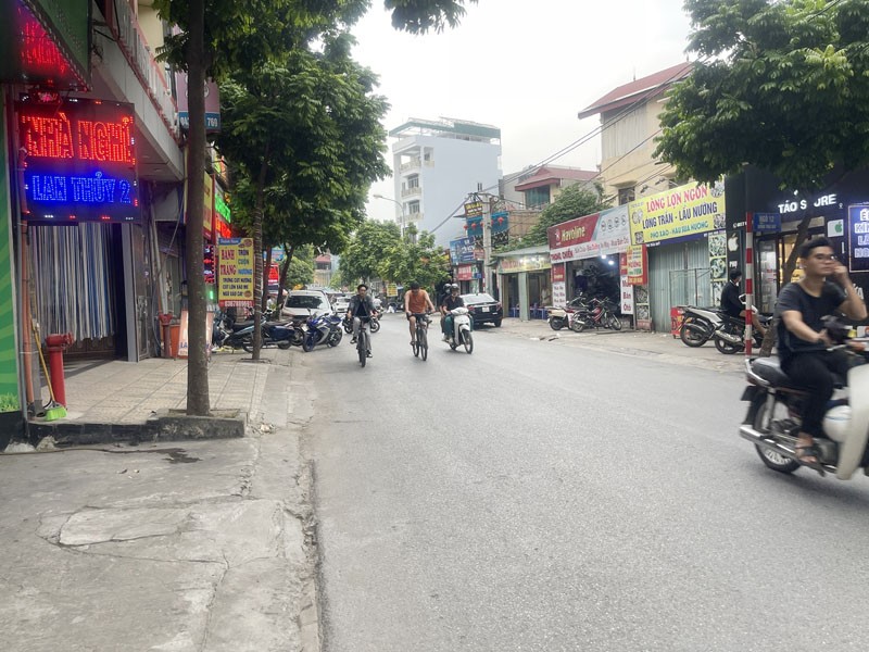 Hiếm! Cần bán 59m2, nhà 3 tầng mặt phố Trâu Quỳ. Khu kinh doanh sầm uất, dòng tiền ổn định! 2