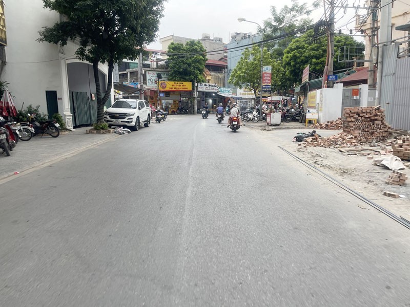 Hiếm! Cần bán 59m2, nhà 3 tầng mặt phố Trâu Quỳ. Khu kinh doanh sầm uất, dòng tiền ổn định! 3