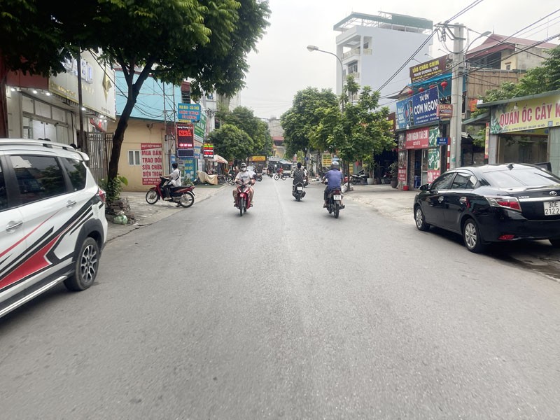 Hiếm! Cần bán 59m2, nhà 3 tầng mặt phố Trâu Quỳ. Khu kinh doanh sầm uất, dòng tiền ổn định! 5
