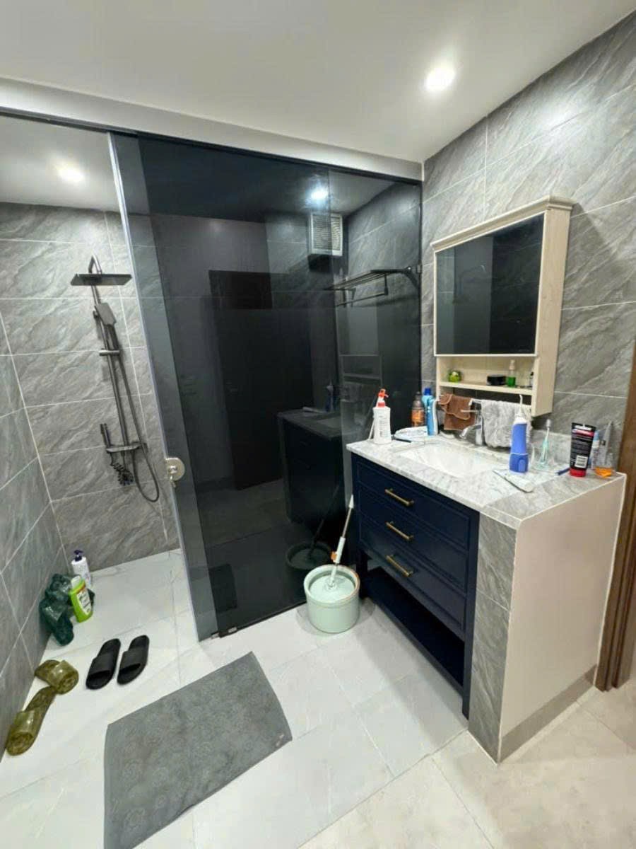 Siêu hiếm Khuất Duy Tiến ,lô góc, nhà đẹp,3 thoáng, ngõ ô to tránh , tiện ích bạt ngàn 42m giá 9,8 4