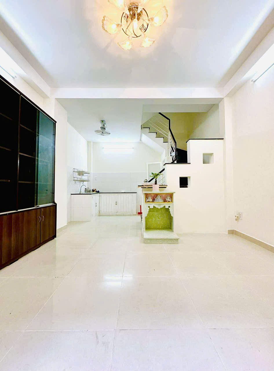 6 Tỷ nhỉnh: Nhà Quận 10 - ngay Bệnh Viện 115 - Xe hơi trong nhà 4 Tầng Ngang hơn 4m. VŨ 0933910039 4