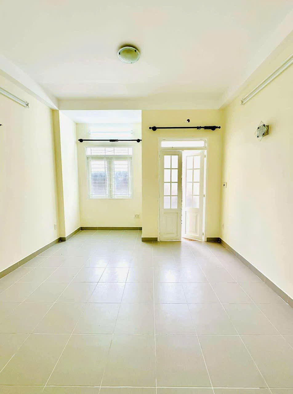 6 Tỷ nhỉnh: Nhà Quận 10 - ngay Bệnh Viện 115 - Xe hơi trong nhà 4 Tầng Ngang hơn 4m. VŨ 0933910039 5