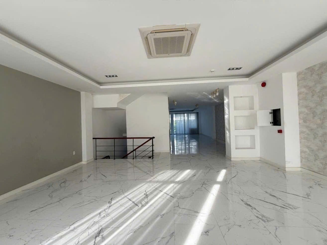 Cho thuê Nhà mặt tiền Phường Thủ Thiêm, Quận 2, Diện tích 119m², Giá Thương lượng 6