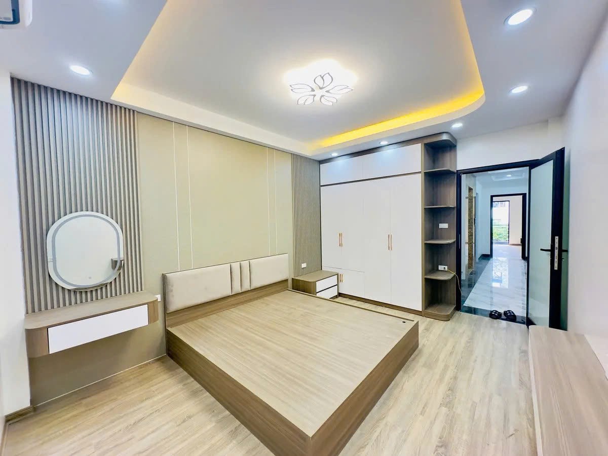 NHÀ MỚI ĐẸP Phố Nguyễn Sơn 60m2 X 5 tầng mặt tiền 3.6m, 12.9 tỷ Long Biên. 3