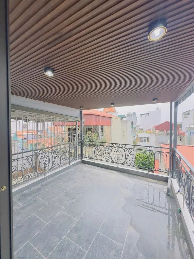 NHÀ MỚI ĐẸP Phố Nguyễn Sơn 60m2 X 5 tầng mặt tiền 3.6m, 12.9 tỷ Long Biên. 5