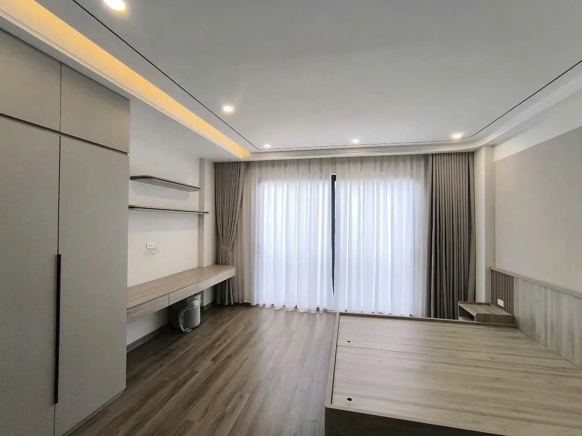 NHÀ MỚI ĐẸP Ở LUÔN Ô TÔ VÀO NHÀ Phố Trạm 42m2 X 6 tầng, mặt tiền 4.7m,10.6 tỷ Long Biên. 3